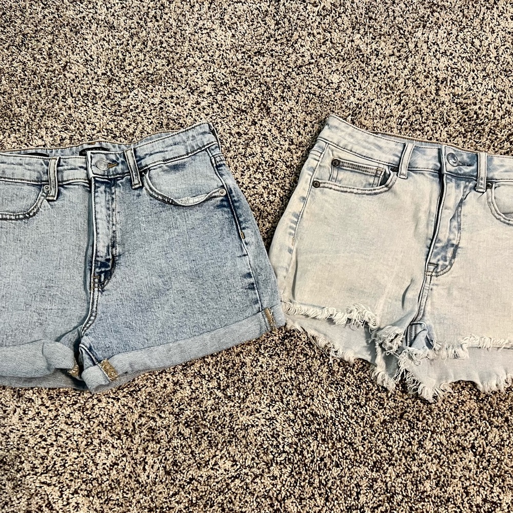 2 pair of Jean shorts American Eagle & Wild Fable